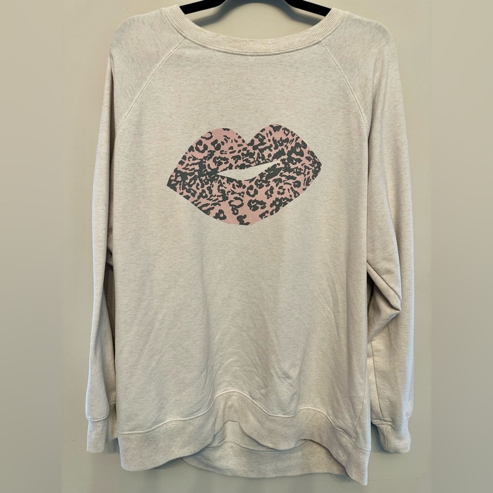 Rare Wildfox Cream & Leopard Print Lips Sweatshirt Medium